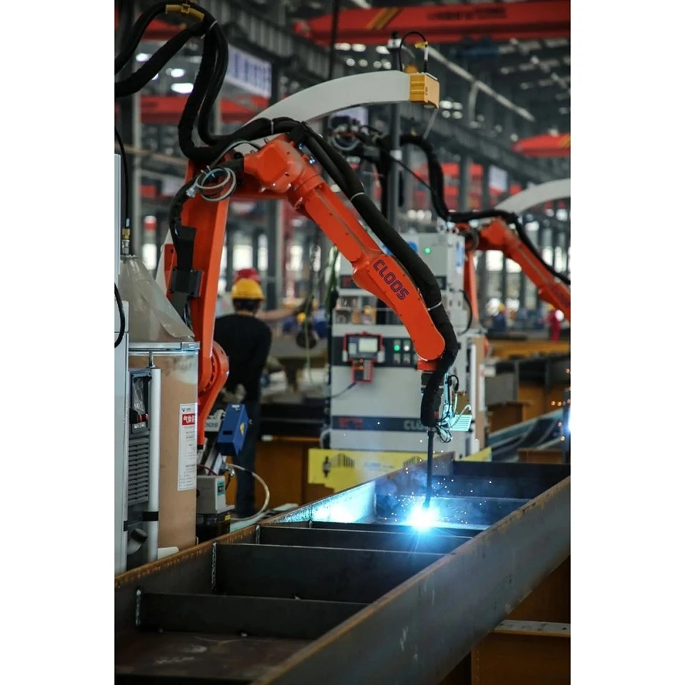 Rūpnieciskās metināšanas robots